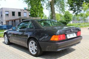 Image 4/8 of Mercedes-Benz 300 SL (1991)