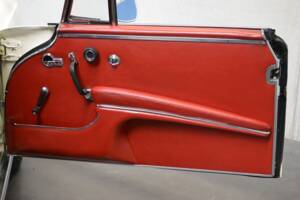 Image 26/61 de Mercedes-Benz 250 SE (1966)