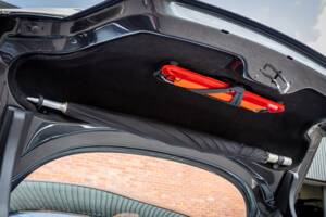Bild 49/50 von Aston Martin V12 Vanquish S (2005)