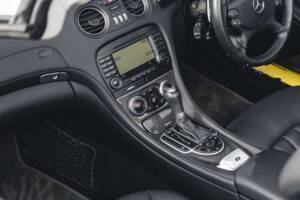 Image 24/50 de Mercedes-Benz SL 55 AMG (2006)
