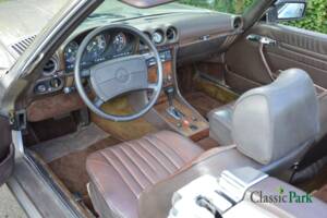 Image 10/47 de Mercedes-Benz 560 SL (1986)