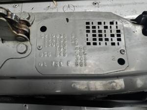 Bild 49/51 von Mercedes-Benz 300 D Turbo (1991)