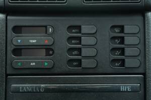 Image 29/38 of Lancia Delta HPE 1.6 16v (1998)