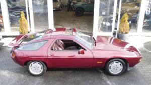 Image 3/18 de Porsche 928 S (1982)