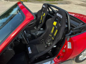 Immagine 17/24 di Mazda MX-5 1.6 (1992)
