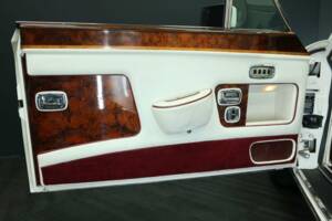 Afbeelding 9/50 van Rolls-Royce Corniche III (1991)