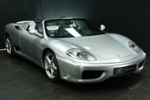 Immagine 8/50 di Ferrari 360 Spider (2003)
