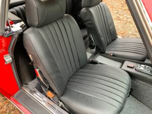 Image 73/177 de Mercedes-Benz 350 SL (1974)
