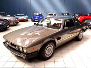 Image 2/100 of Maserati Kyalami (1983)