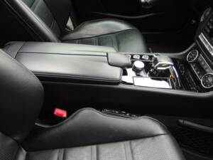 Image 49/97 of Mercedes-Benz CLS 63 AMG S 4MATIC (2013)