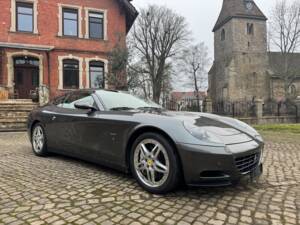 Afbeelding 45/74 van Ferrari 612 Scaglietti (2006)