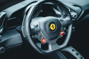 Image 22/56 of Ferrari 488 GTB (2020)
