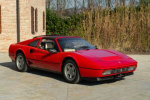 Afbeelding 10/50 van Ferrari 208 GTS Turbo (1986)