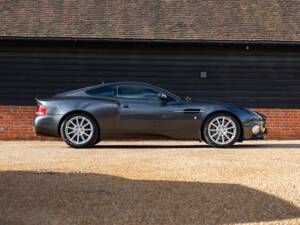 Image 2/92 of Aston Martin V12 Vanquish S (2007)