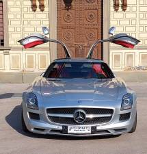 Image 3/11 of Mercedes-Benz SLS AMG (2010)