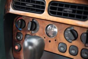 Image 19/27 de Aston Martin DB 7 Vantage (1999)
