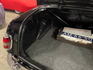 Image 9/24 of Mercedes-Benz 220 S (1958)