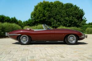 Image 16/50 de Jaguar E-Type 3.8 (1964)