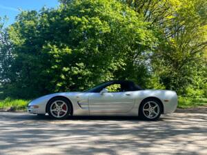Image 6/50 of Chevrolet Corvette (2001)
