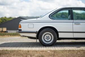 Bild 16/44 von BMW 628 CSi (1900)