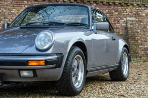 Immagine 25/50 di Porsche 911 Carrera 3.2 "25 years 911" (1988)