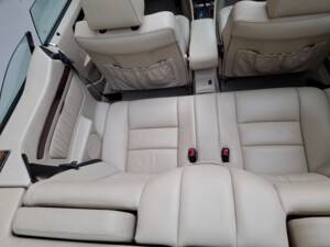 Image 9/42 of Mercedes-Benz 300 CE-24 (1993)