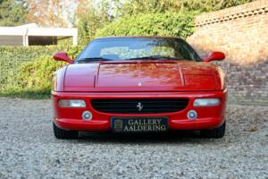 Image 48/50 de Ferrari F 355 Berlinetta (1996)
