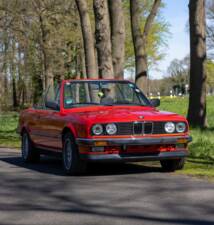 Image 2/8 of BMW 320i (1990)