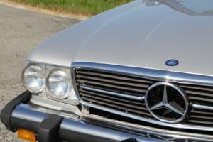 Image 23/50 de Mercedes-Benz 560 SL (1988)