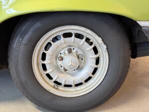 Image 22/48 of Mercedes-Benz 350 SL (1979)