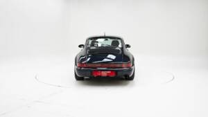 Image 7/15 of Porsche 911 Carrera 2 (1992)