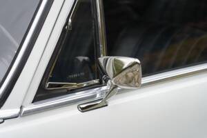 Bild 11/12 von Mercedes-Benz 220 (1968)