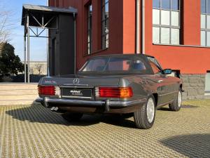 Immagine 8/24 di Mercedes-Benz 380 SL (1984)