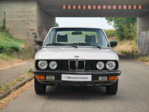 Image 2/42 of BMW 528i (1900)