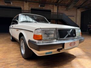Bild 6/43 von Volvo 240 (1989)