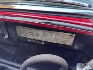 Bild 27/29 von Jaguar E-Type V12 (2+2) (1972)