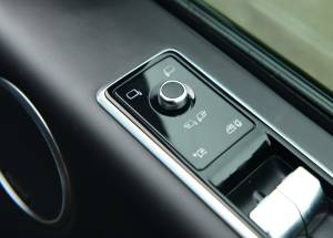 Image 41/50 of Land Rover Range Rover Vogue SDV8 (2019)