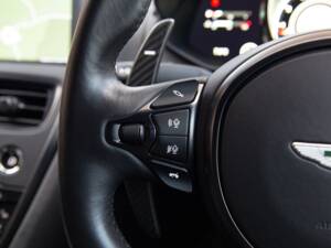 Immagine 58/84 di Aston Martin DBS 770 Ultimate Volante (2023)