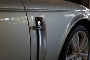 Image 14/50 of Jaguar XJ 8 4.2 (2007)