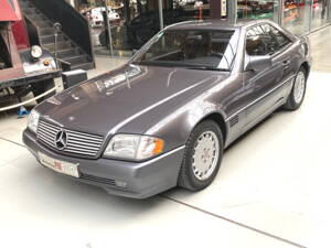 Image 4/49 de Mercedes-Benz SL 280 (1995)