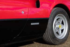 Bild 21/50 von Ferrari 308 GTBi Quattrovalvole (1983)