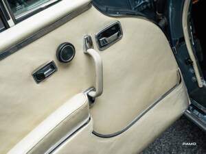 Bild 16/31 von Mercedes-Benz 280 SE 3,5 (1971)