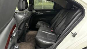 Bild 12/29 von Mercedes-Benz S 63 AMG (2007)