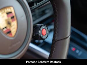Obraz 15/32 pojazdu Porsche 911 Carrera 4S (1900)