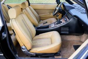 Image 22/32 of Ferrari 400 GT (1977)