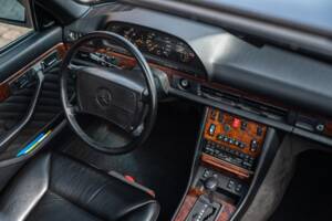 Image 31/91 of Mercedes-Benz 560 SEL (1990)