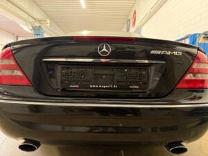 Immagine 15/19 di Mercedes-Benz CL 55 AMG (2001)