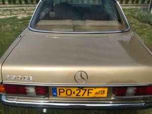 Bild 3/5 von Mercedes-Benz 230 CE (1982)