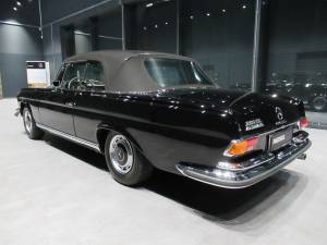 Image 6/17 of Mercedes-Benz 280 SE (1969)