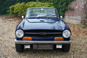 Image 19/50 of Triumph TR 6 PI (1972)
